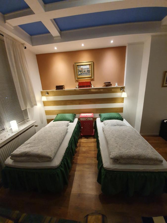 Paradlaegenhet يسكيلستونا المظهر الخارجي الصورة
